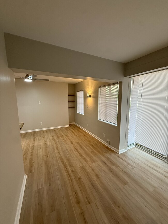 Building Photo - 627 Shady Ln Dr