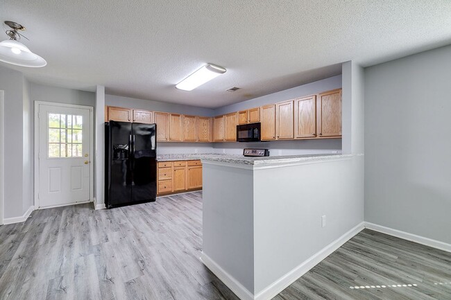 Building Photo - Spacious & Beautifully Maintained 5BR/3BA ...