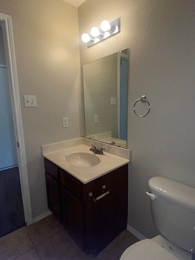Building Photo - 3 BEDROOM, BELTON ISD