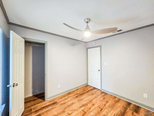 Building Photo - 4607 Lennox Pl