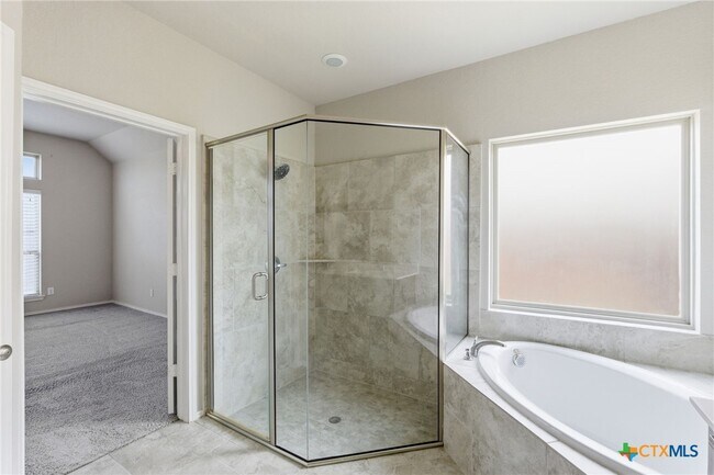 Building Photo - 2940 Coral Way