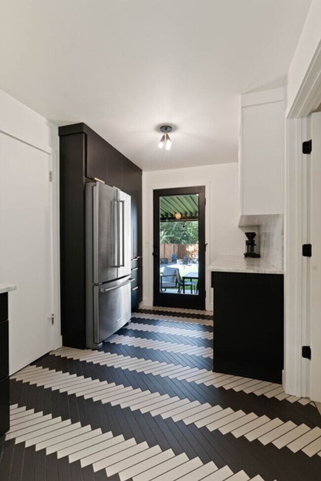 Building Photo - Beautiful Single Family Home!