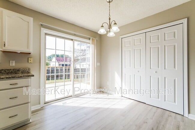 Building Photo - 2809 Leicester Ct