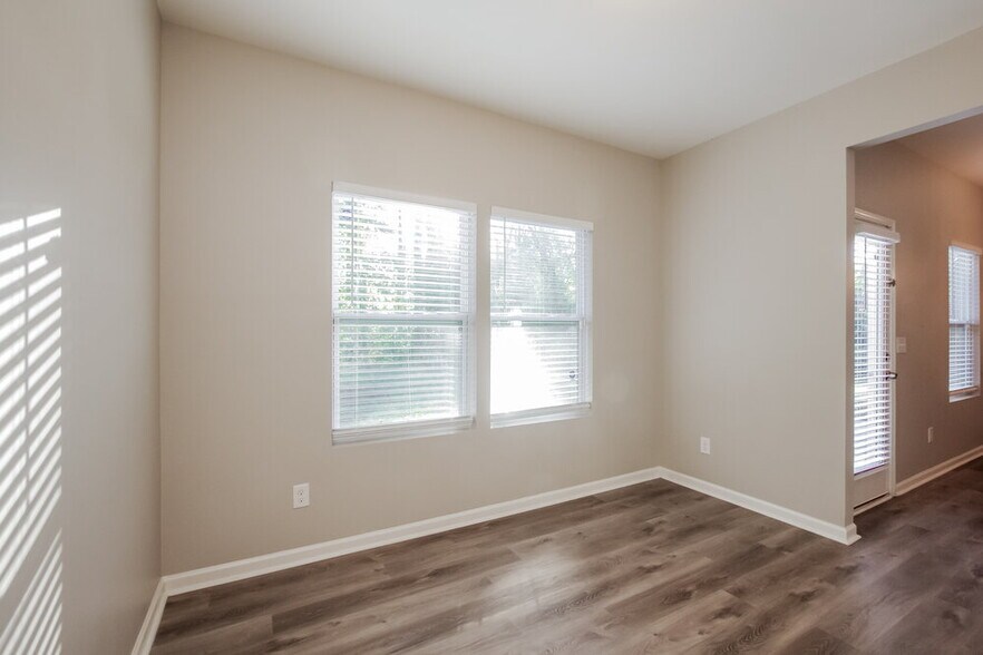 Building Photo - 6629 Covington Commons Dr