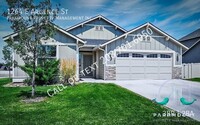 Building Photo - 1264 E Argence St