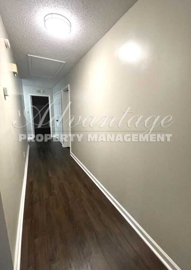 Building Photo - Newly Renovated Home In Frayser - Open To Section 8