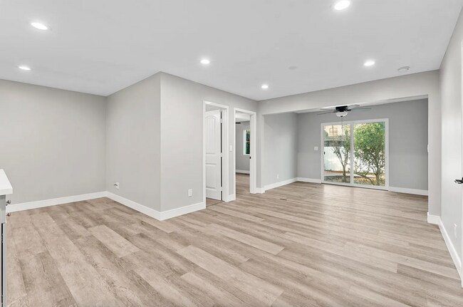 Building Photo - So many bathrooms!