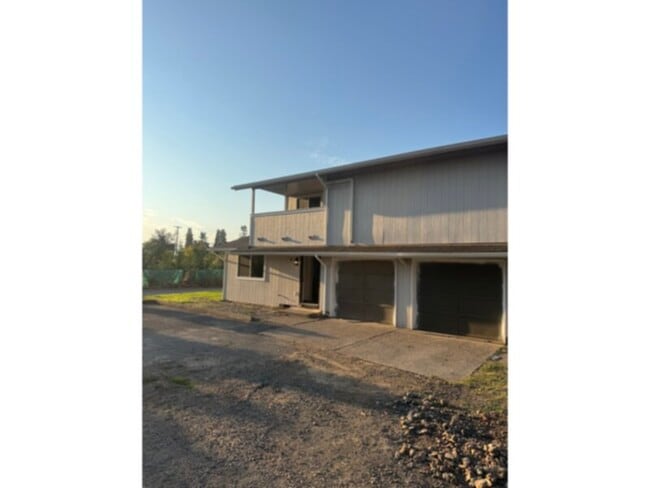 Primary Photo - Thurston large 2 bedroom duplex with garage