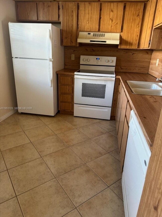 Building Photo - 401 SE 3rd St