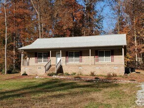 Building Photo - Ready to move in!