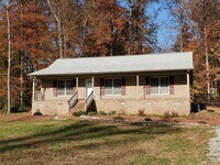 Building Photo - Ready to move in!