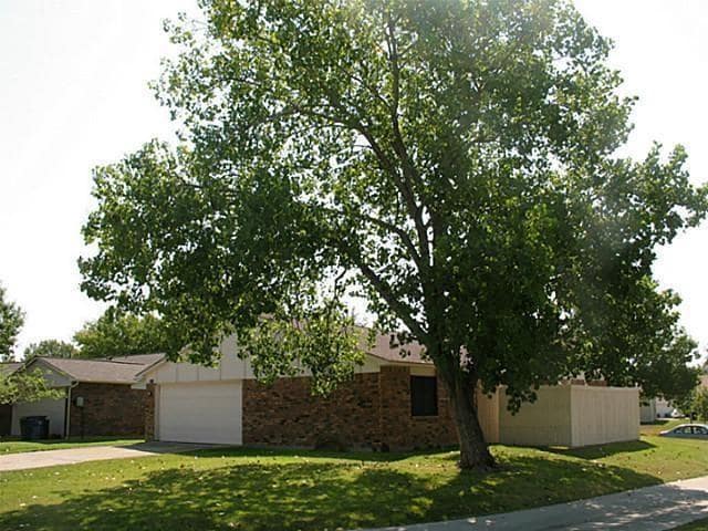 Building Photo - 410 Cambria Dr