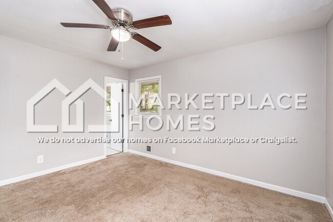 Building Photo - 3022 Menlo Park Dr