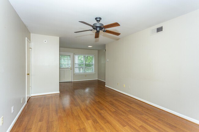 Building Photo - 2014 Montreat Pkwy