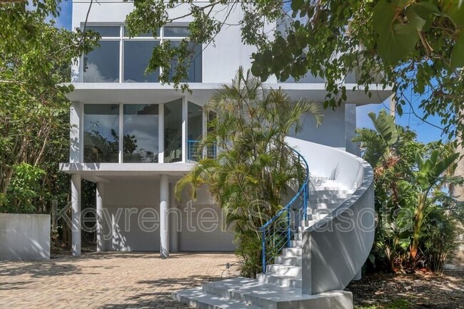 Building Photo - 5801 Gulf of Mexico Dr