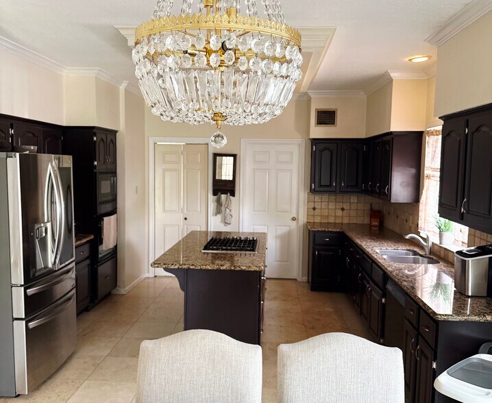 Building Photo - 4622 Grand Cayman Dr