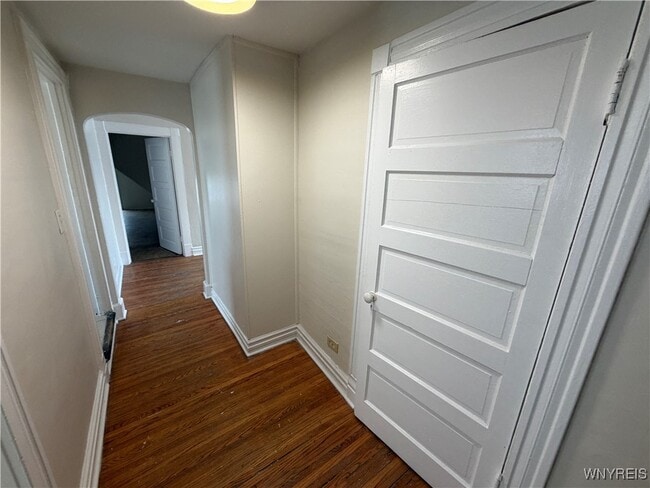 Building Photo - 180 Richmond Ave