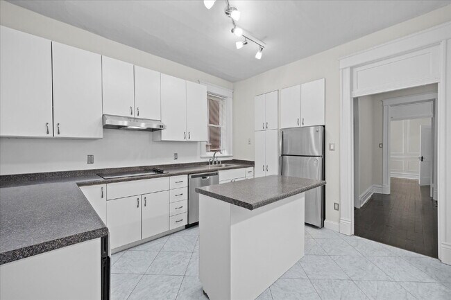 Building Photo - 6114 Waterman Blvd