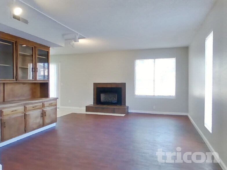 Building Photo - 1109 Nadene Dr