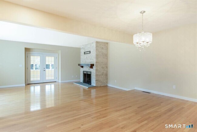 Building Photo - 309 Aspetuck Trail