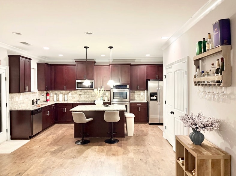 Building Photo - 819 Burch Creek Dr