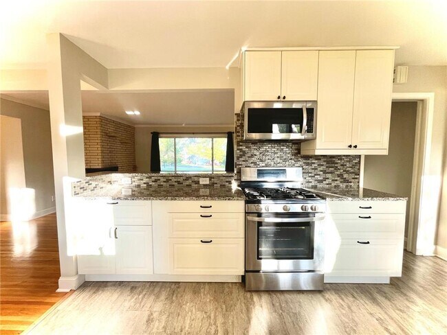 Building Photo - 5559 Turtle Lake Rd