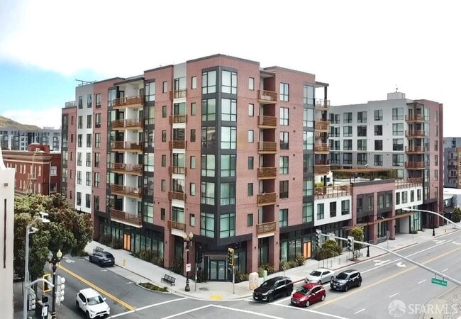 Building Photo - 200 Linden Ave