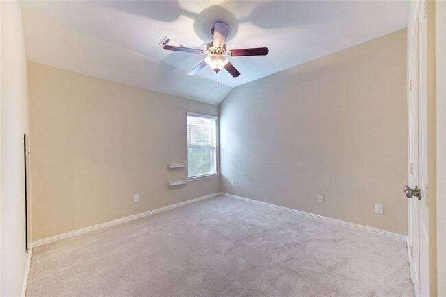 Building Photo - 6519 Point Hollow Ln