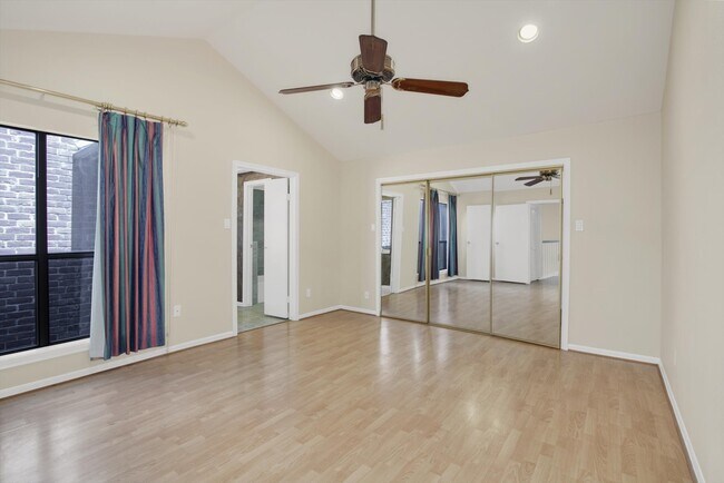 Building Photo - 7447 Cambridge St