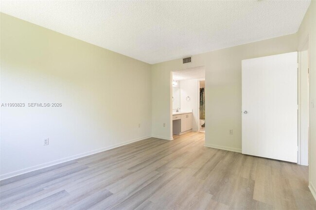 Building Photo - 13455 SW 16th Ct