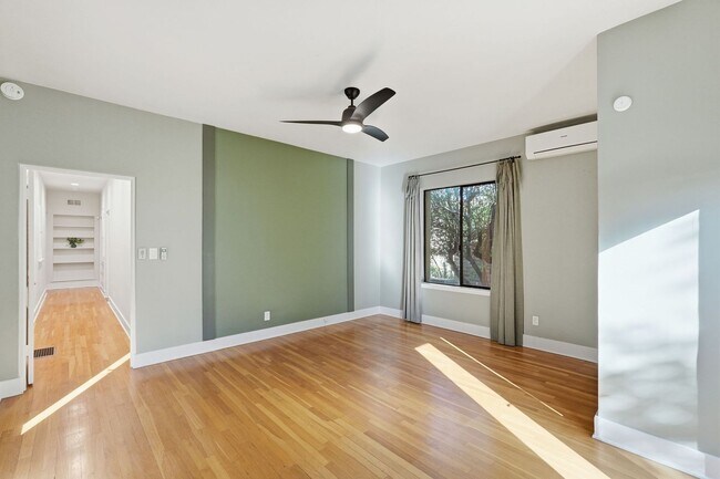 Building Photo - Elegant 3-Bedroom Home in Historic Tucson