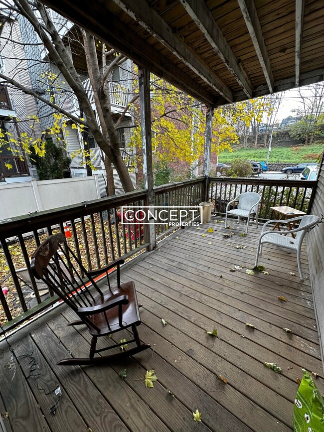 Building Photo - 10-A Carmel St. Unit 1