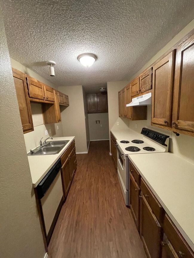 Building Photo - 203 Fulton Ave