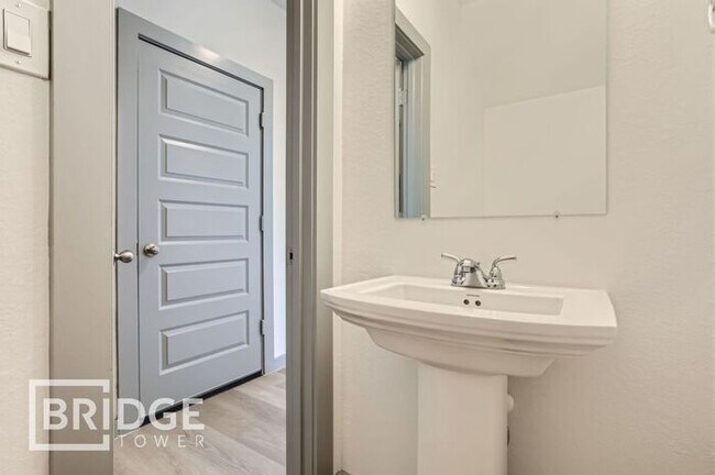 Building Photo - BRISTOL PLAN