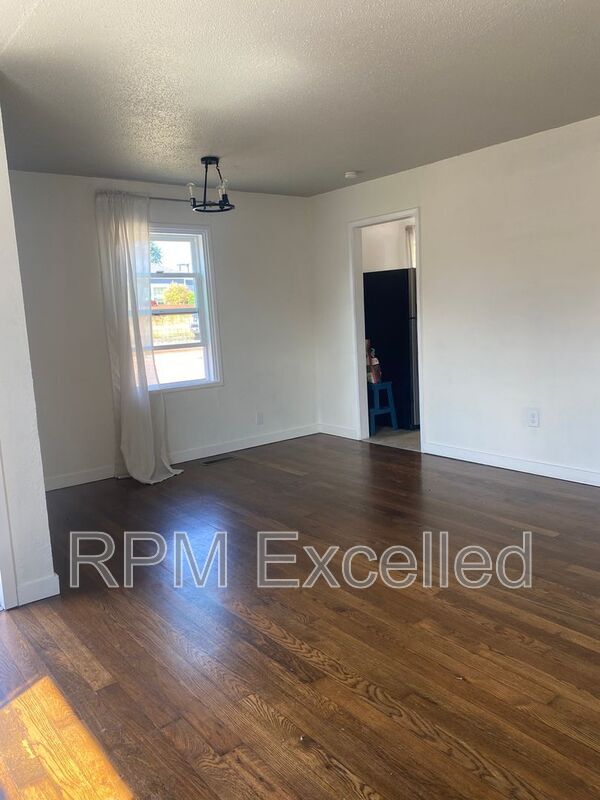 Building Photo - 5225 E McDacer Ave