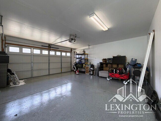 Building Photo - Modern Roseville Living – 3 Bed | 2.5 Bath |