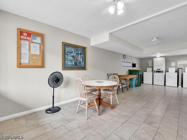 Building Photo - 4617 Bayshore Dr