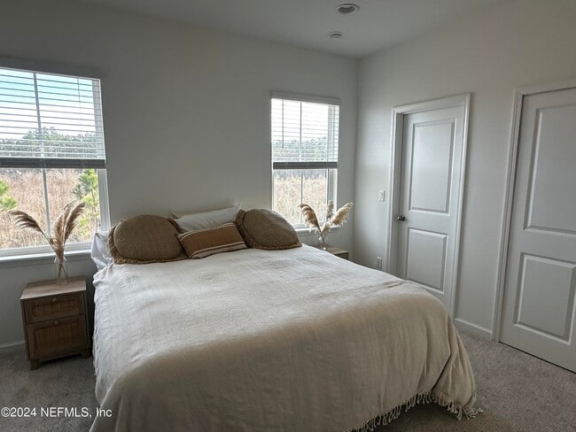 Building Photo - 411 Brandon Lks Dr