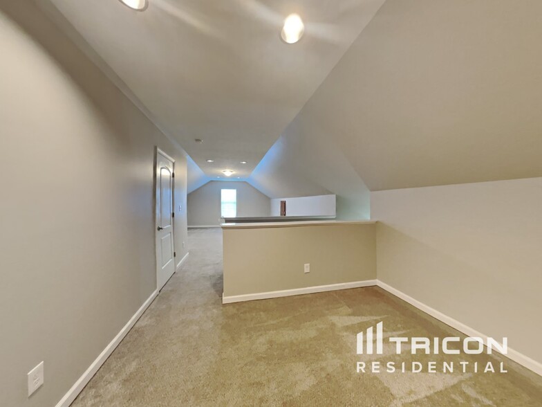 Building Photo - 15 Mossburg Ct