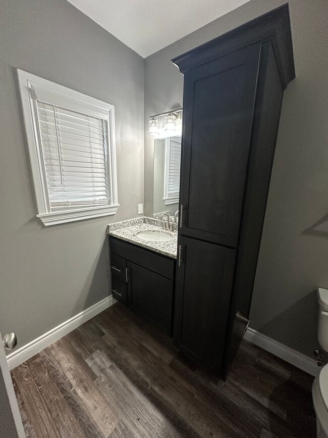Building Photo - Newer 2-Bed 2-Bath home with high end fini...