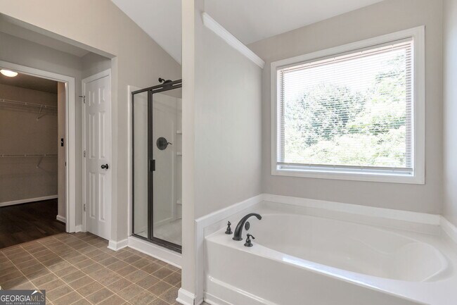 Building Photo - 214 Farm Manor Ct