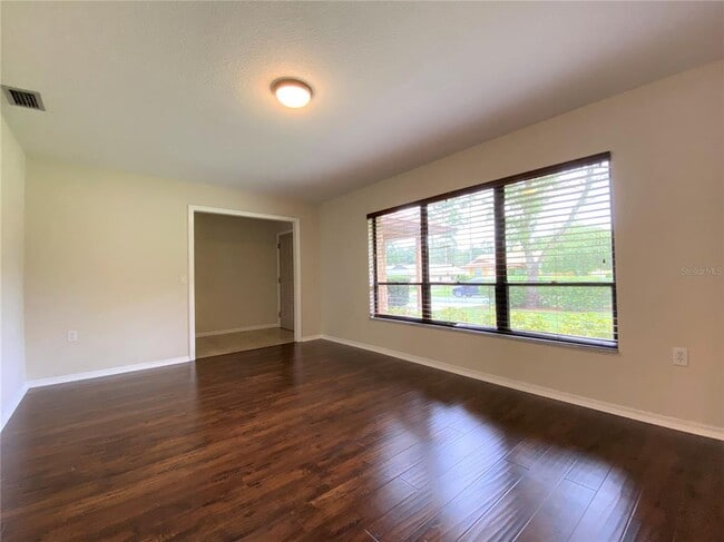 Building Photo - 214 Stevenage Dr