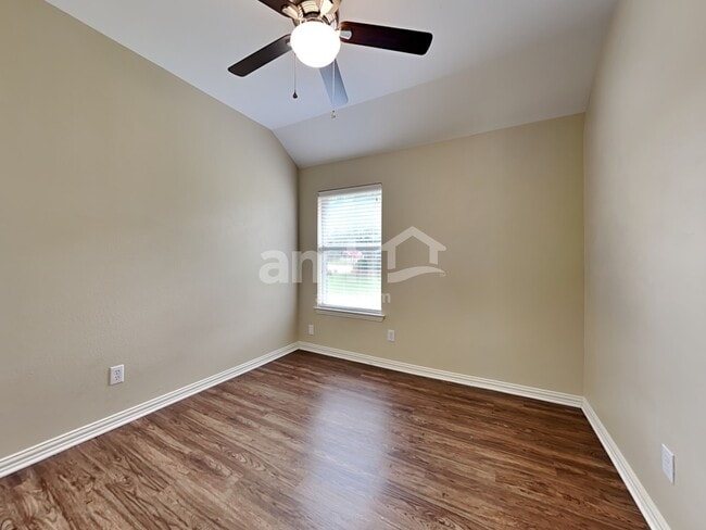 Building Photo - 245 Brookdale Dr