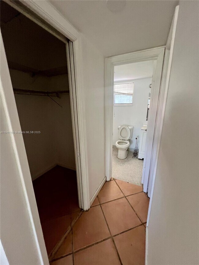 Building Photo - 2825 NE 201st Terrace