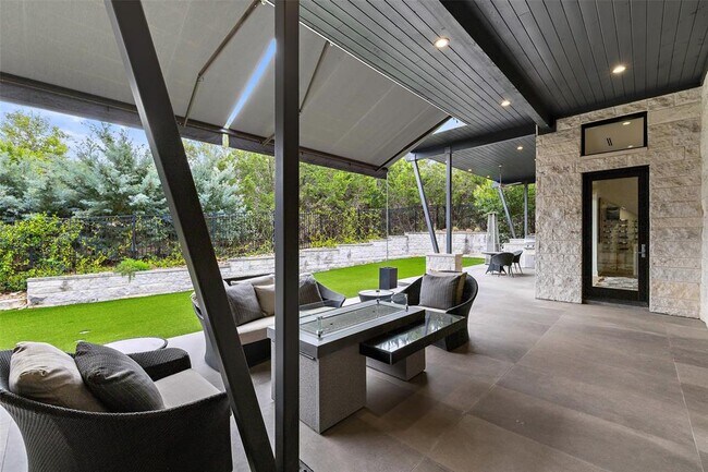Building Photo - 4709 Pecan Chase