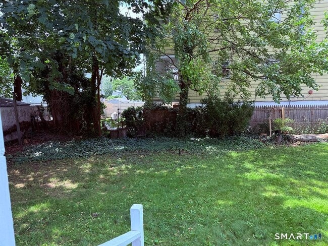 Building Photo - 49 Soundview Ave