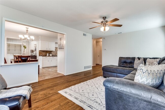 Building Photo - 3129 Old Orchard Rd