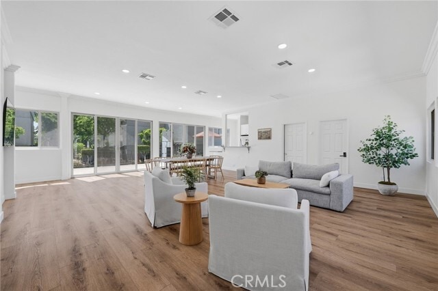 Building Photo - 523 Fairview Ave