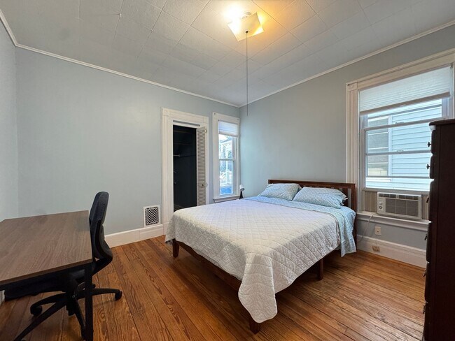 Building Photo - 22 Tilton St