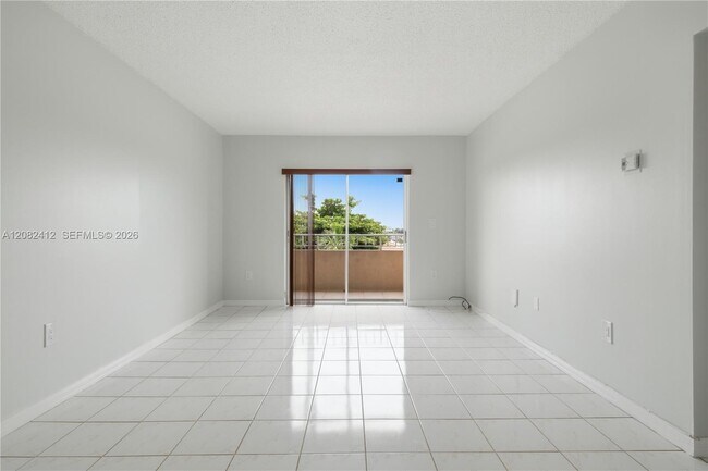Building Photo - 6090 W Flagler St